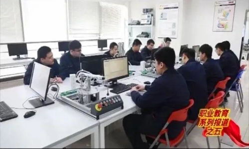 把握政策機(jī)遇，提升職業(yè)教育服務(wù)經(jīng)濟(jì)社會(huì)發(fā)展能力——社會(huì)經(jīng)濟(jì)咨詢服務(wù)的視角與路徑